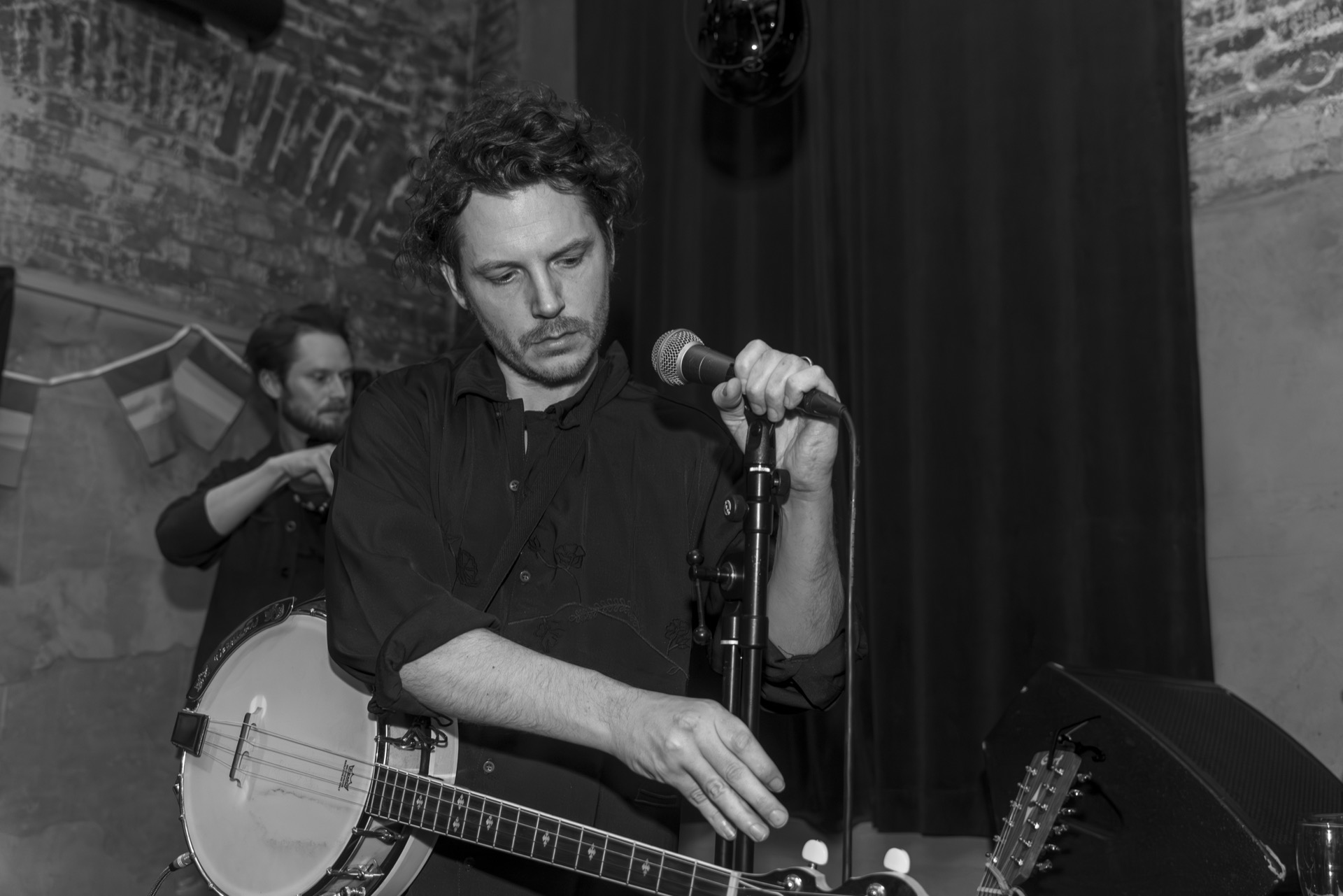 Mac Na Galla at Contrast